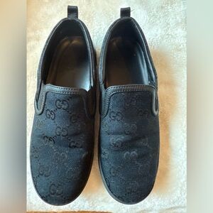 Kids canvas slip on sneakers size 31